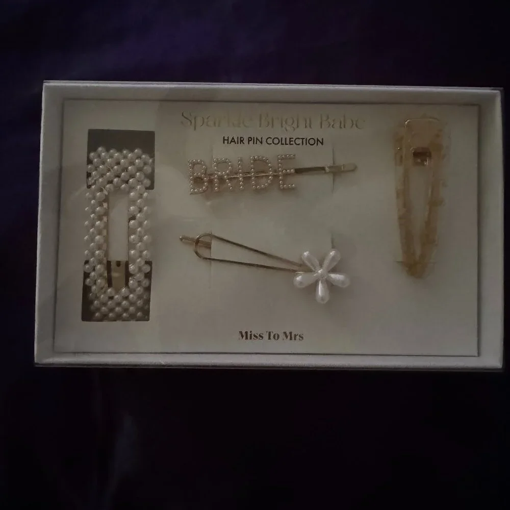 Elegant and Timeless Bridal Hair Pins - Picture 1 of 2